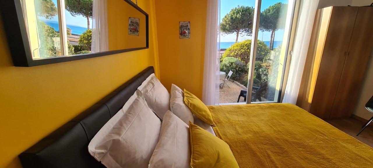 Studio De La Plage - Mer, Terrasse Et Garage Cagnes-sur-Mer Exterior photo